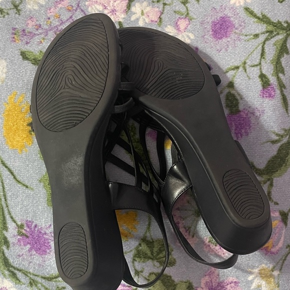 Impo Black Strappy Sandals 10 - Picture 10 of 16